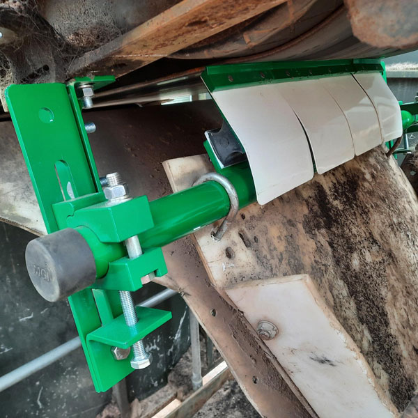 conveyor belt cleaner