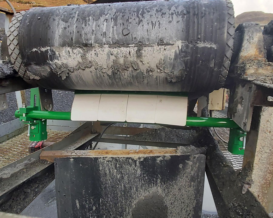 conveyor cleaner